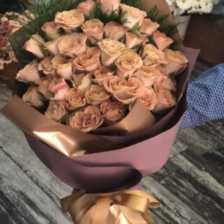 kahverengi gülün ihtişamı