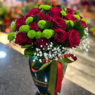 VAZODAKİ GÜLLERİN İHTİŞAMI