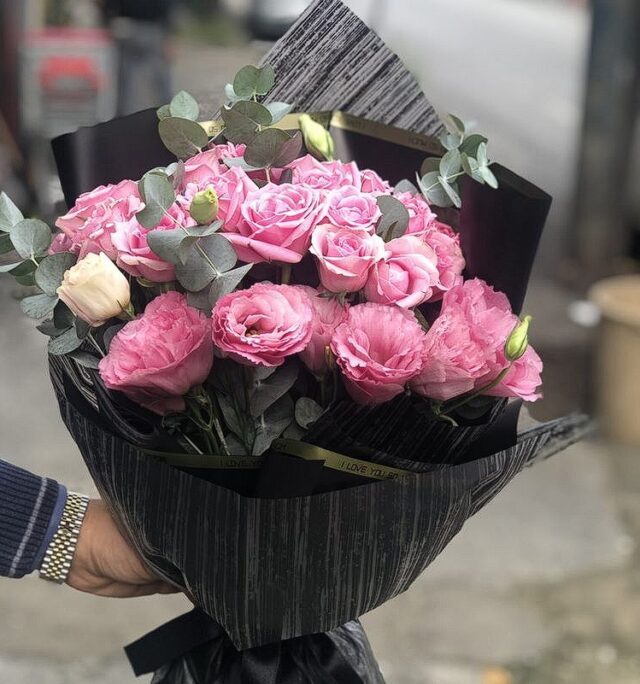 Pembe gülün ihtişamı