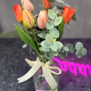 vazoda lale aranjmanı-2